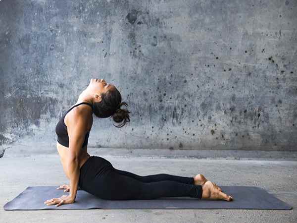 Tập Yoga Uốn Dẻo - Tư Thế Rắn Hổ Mang (Cobra Pose)